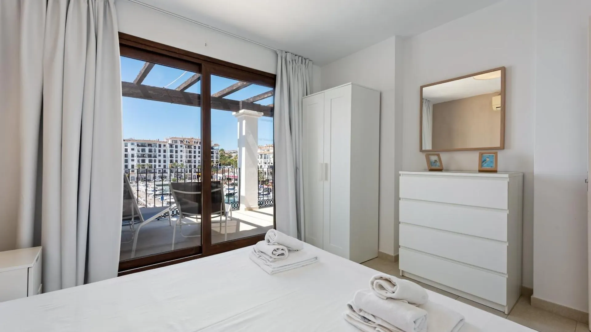 Apartment Beautiful Duquesa Harbour Apt 2001 Manilva