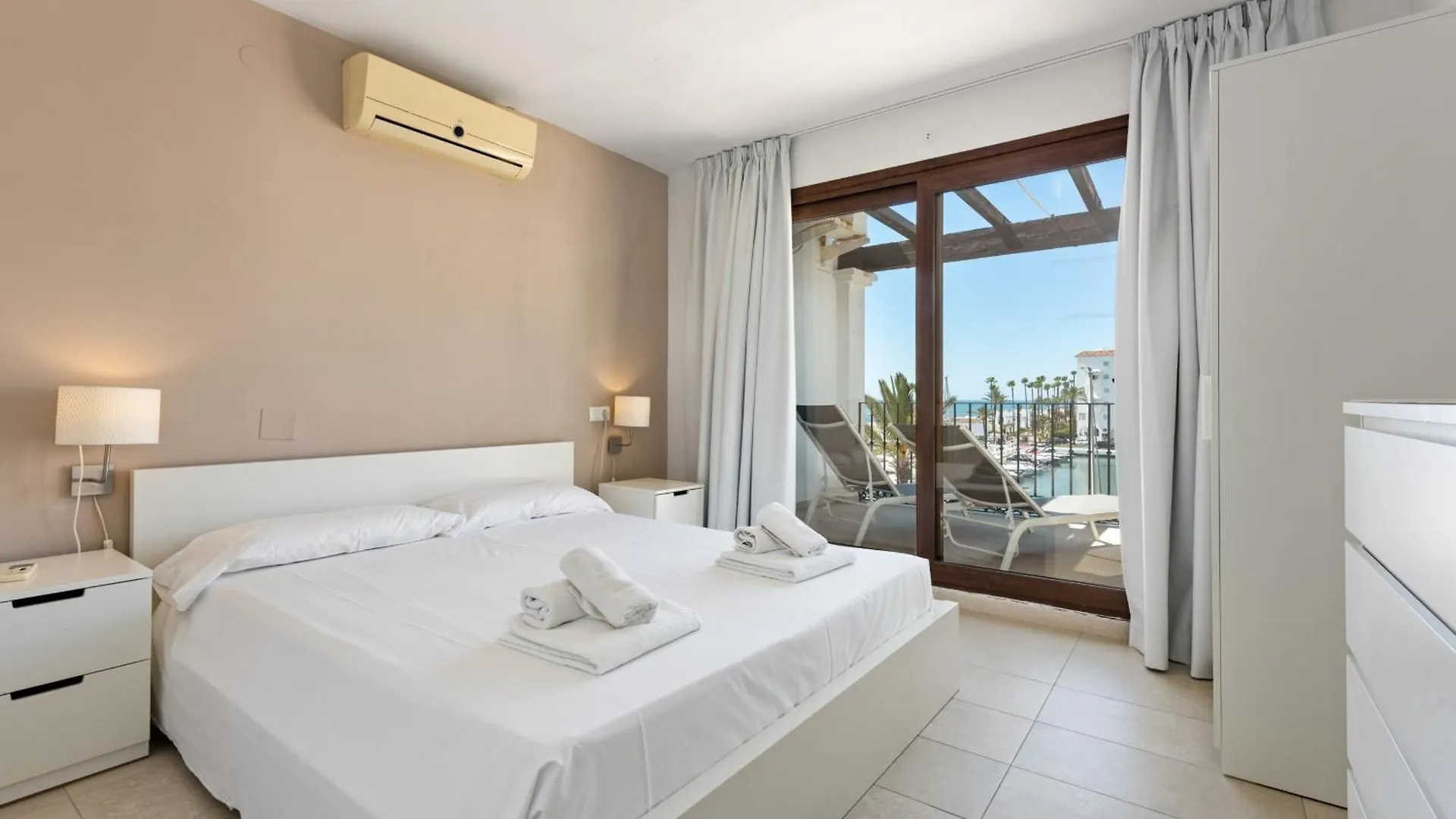 Beautiful Duquesa Harbour Apt 2001 Manilva 0*,  Spain
